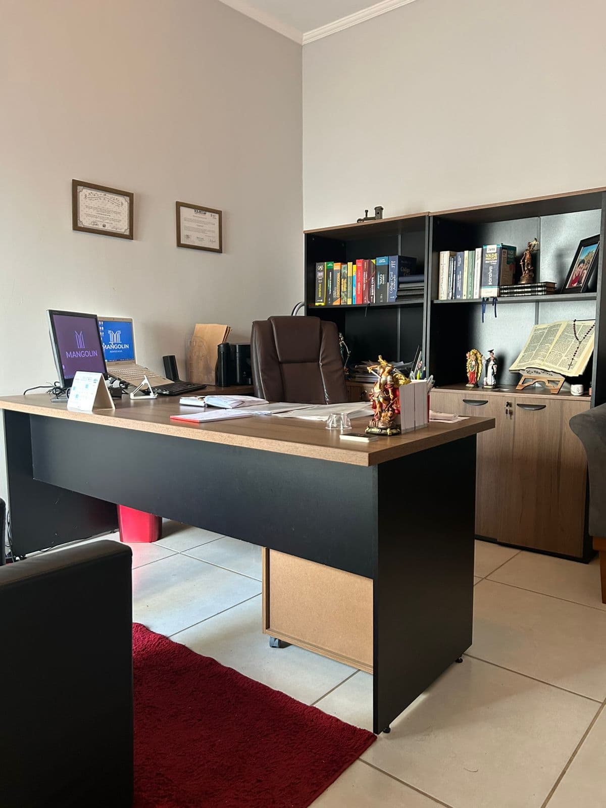 Gabinete de atendimento do advogado Lucas Mangolin